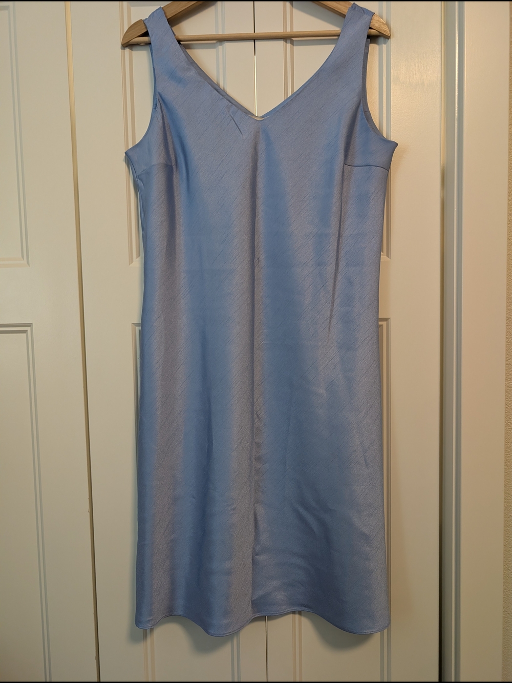 Coldwater Creek Pale Lilac Blue V-Neck Sheath Dress